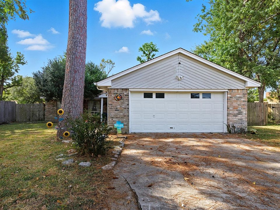 1st image of 23907 Conefall Ct