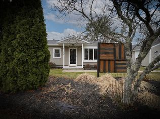 438 Gulf Rd W, Dartmouth, MA 02748