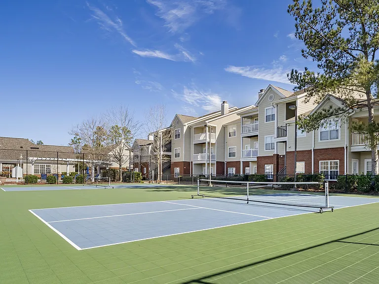 Greenbrier Estates Apartments — Photo 4