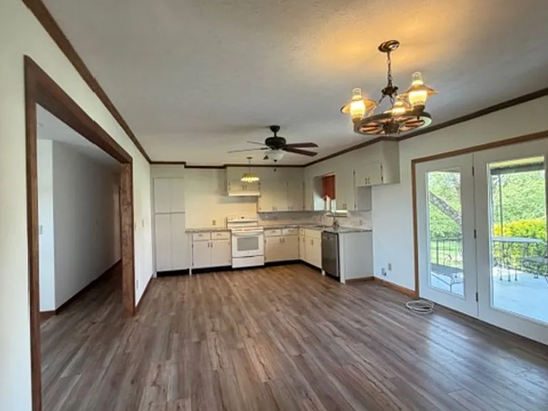 2201 Grey Ridge Rd — Photo 8