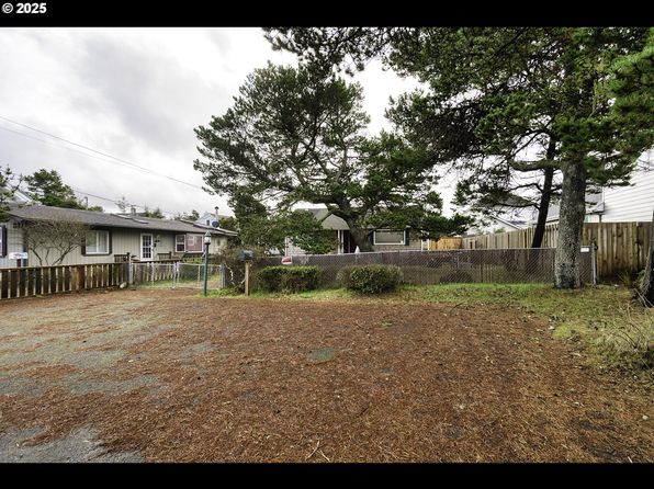 261 11th Ave, Seaside, OR 97138