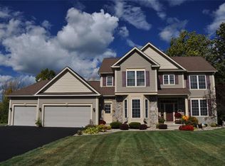 210 Bronze Leaf Trl, Rochester, NY 14612