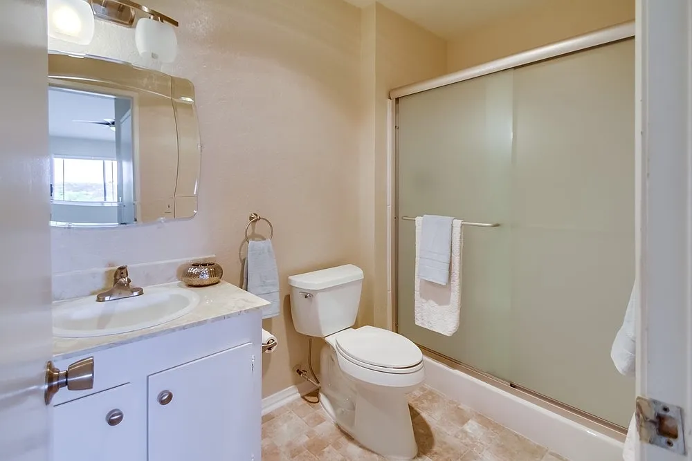 3 bed, 1365 sqft, $3,450 — Photo 4
