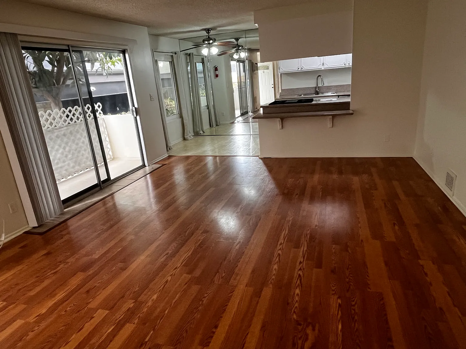 2 bed, 1150 sqft, $3,100 — Photo 3