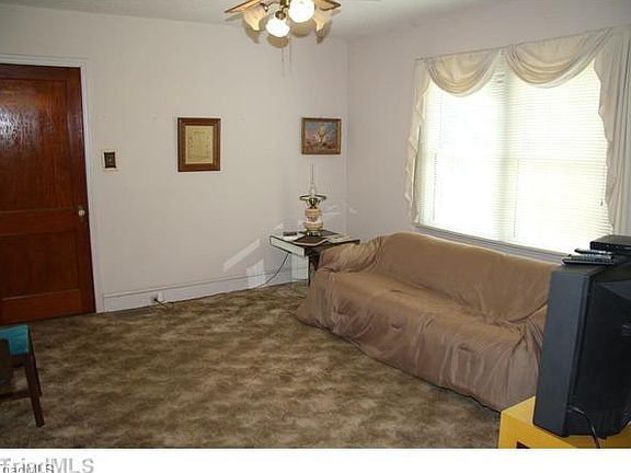 4th image of 3040 W Lexington Ave