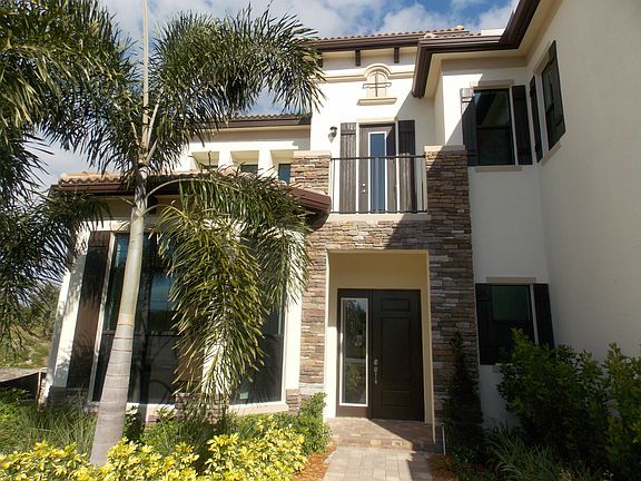 3rd image of 1055 NE Savanna Oaks Way
