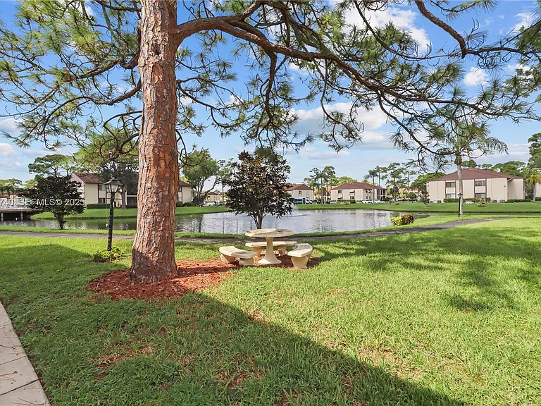 313 Knotty Pine Cir #A-2 — Photo 24