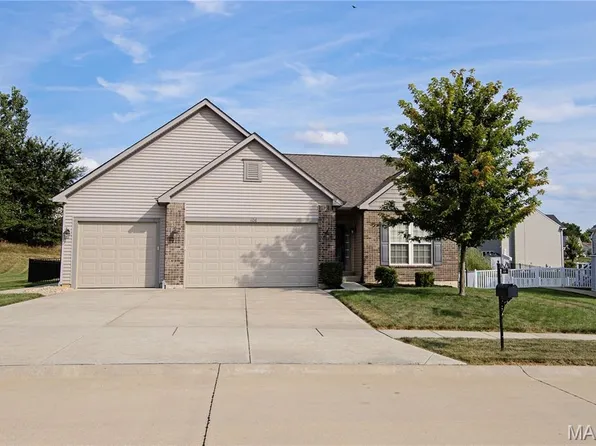 106 Crystal Creek Ct, Wentzville, MO 63385