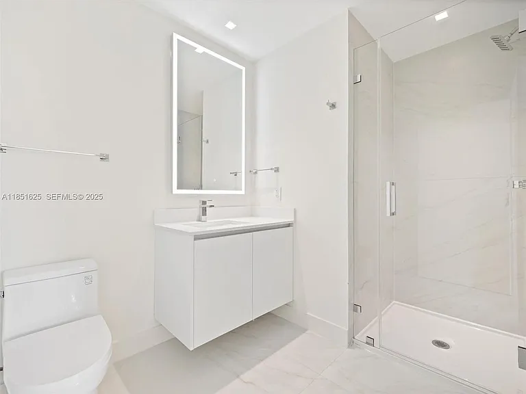 700 NE 24th St #4305 — Photo 14