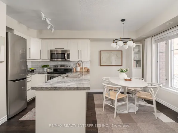 50 E Liberty St #1126, Toronto, ON M6K 3P3