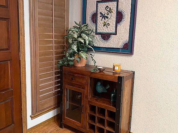 4th image of 205 Racquet Dr