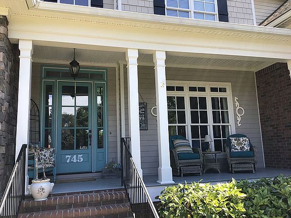 4th image of 745 Vardon Ct