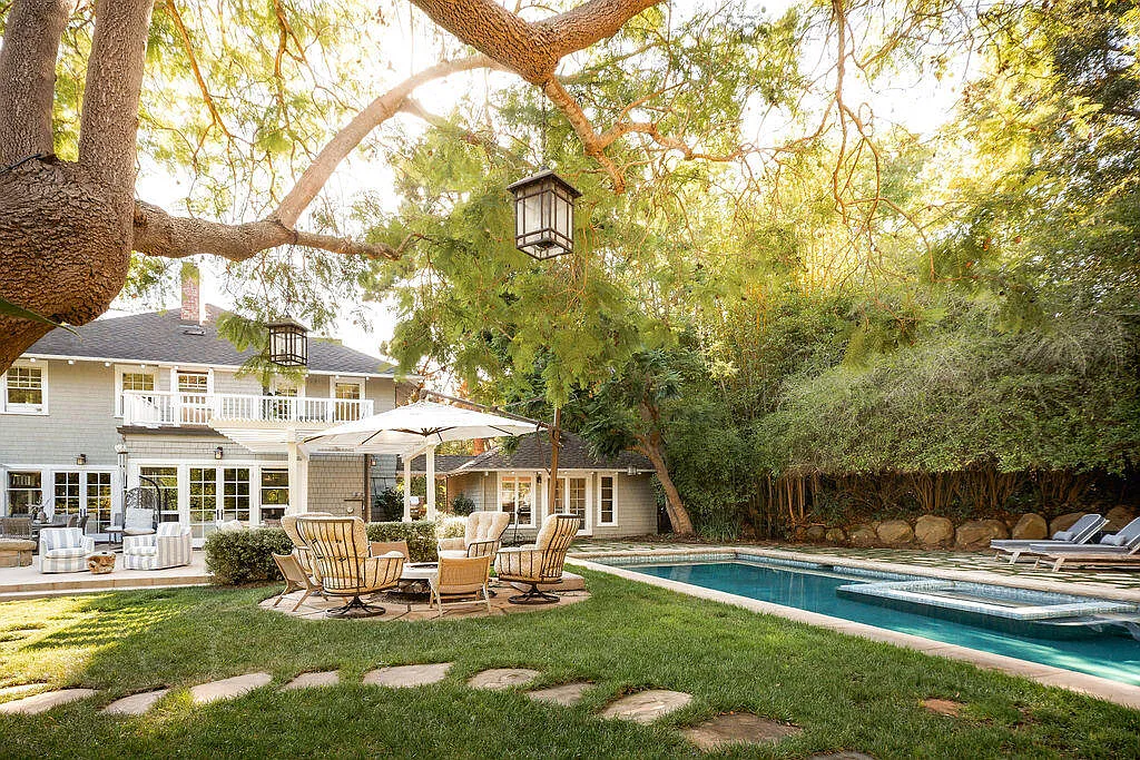 4 bed, 7.0 bath, 4000 sqft, $75,000 — Photo 1