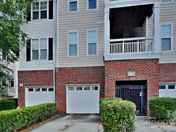 6764 Mallard Park Dr, Charlotte, NC 28262
