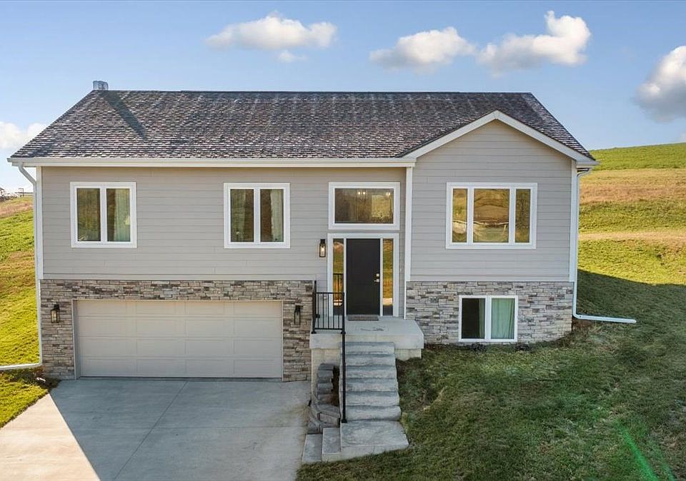 1st image of 105 Bluegrass Ln