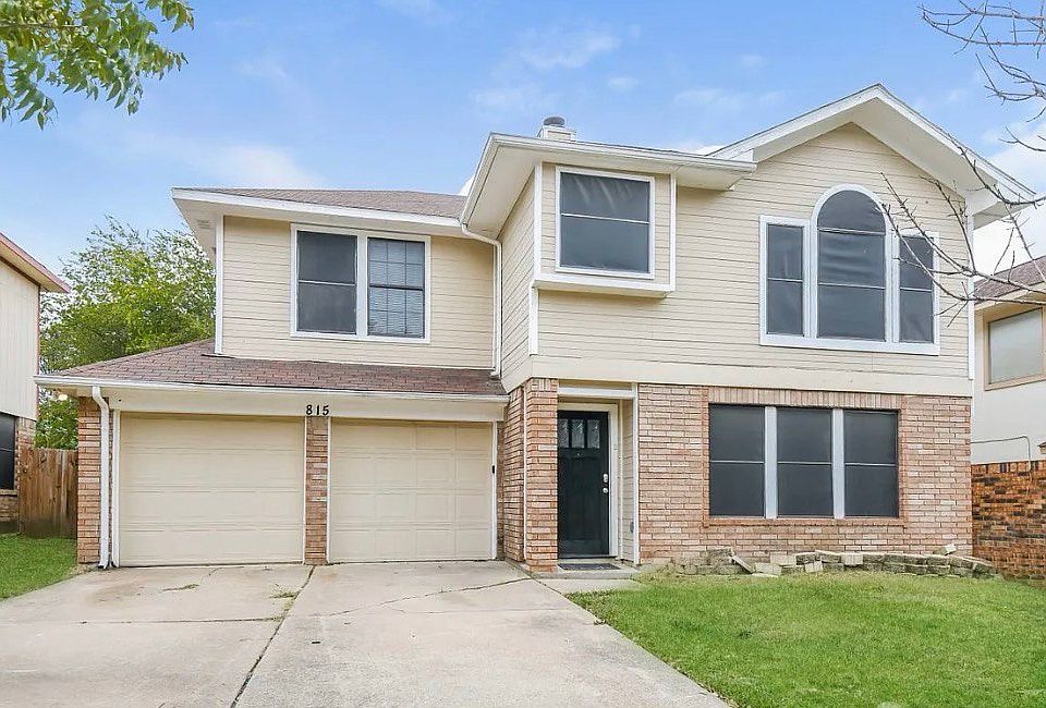 1st image of 915 Wyndham Pl