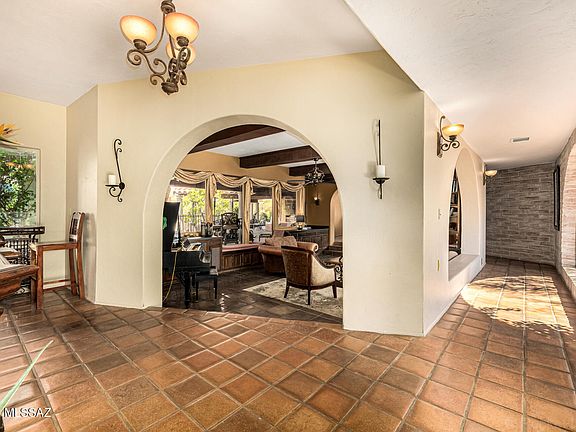 3rd image of 4477 E Saranac Dr