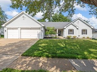 415 Winding Oaks Ct, Ballwin, MO 63021