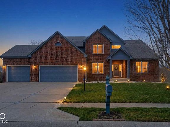 3rd image of 752 Ridge Gate Dr