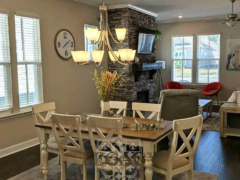 708 Goswell Dr — Photo 11