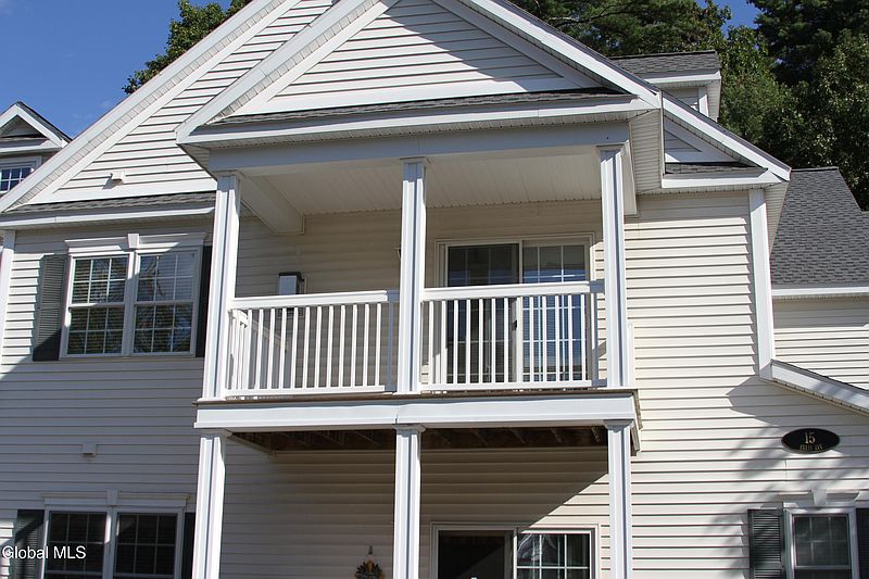 3rd image of 15 Ellis Avenue #8