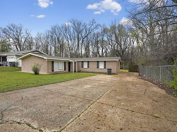 2nd image of 1748 Hester Rd