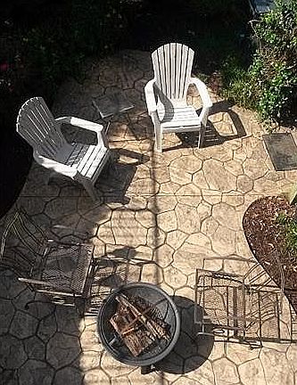 Terrace level courtyard