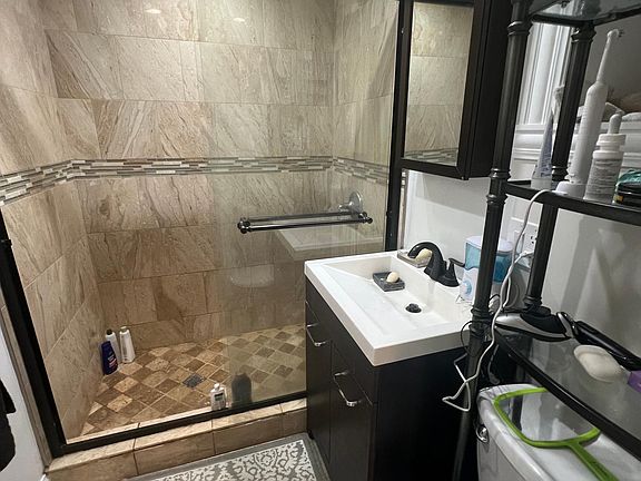 2nd image of 1612 W Beach Ave APT 1R