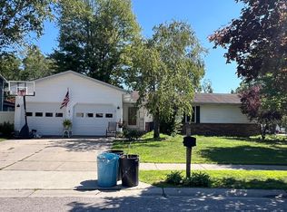 1899 Drawbridge Ct, Marysville, MI 48040