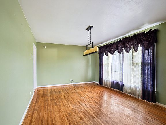 5th image of 210 Orleans Dr