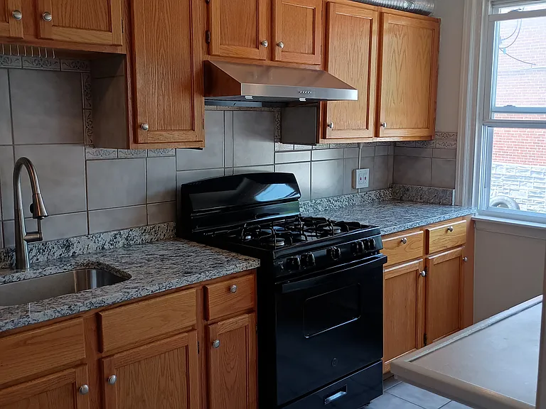 6204 Tabor Ave — Photo 5