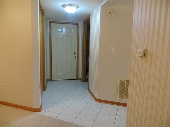 3rd image of 6219 W 94th St APT 3SW