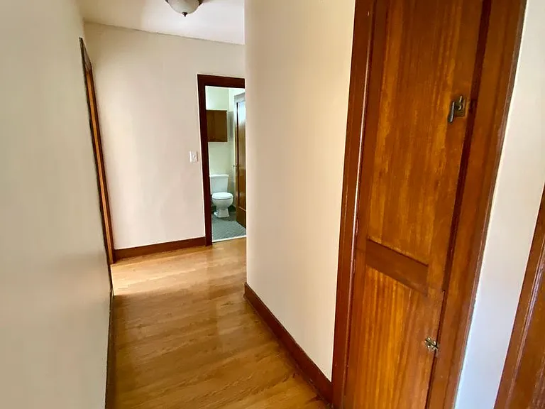 Parkway Apartments — Photo 8