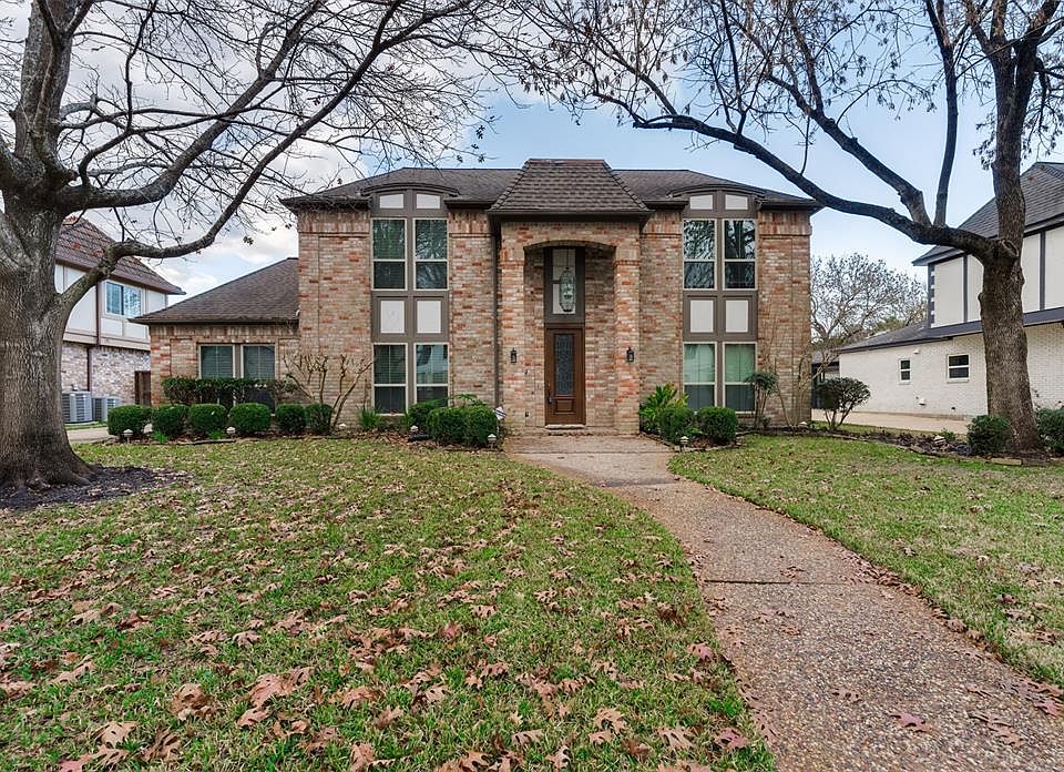 1st image of 15814 River Roads Dr