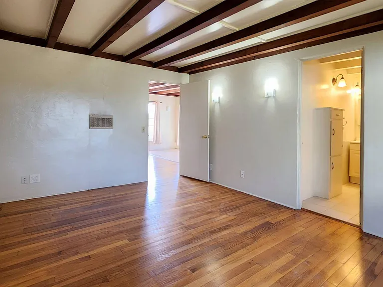 1153 Waring St #2 — Photo 5