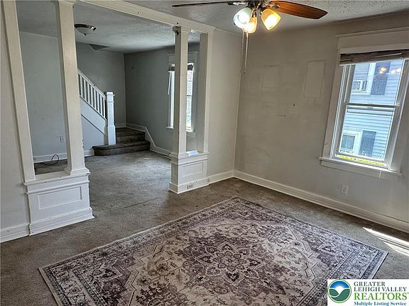 5th image of 123 Spring St