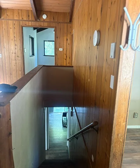 514 Rose Ln — Photo 6