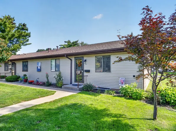 5264 Green Meadow Rd, Kalamazoo, MI 49009
