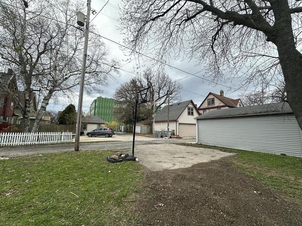 3313 West Kilbourn AVENUE, Milwaukee, WI 53208