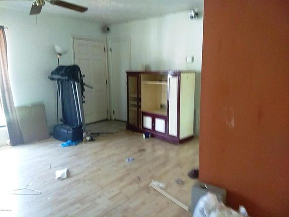 3rd image of 102 Saint Augustine South Dr