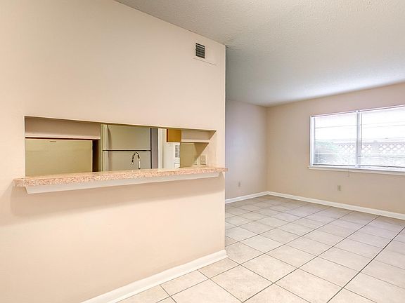 3rd image of 4201 Belvedere St #111
