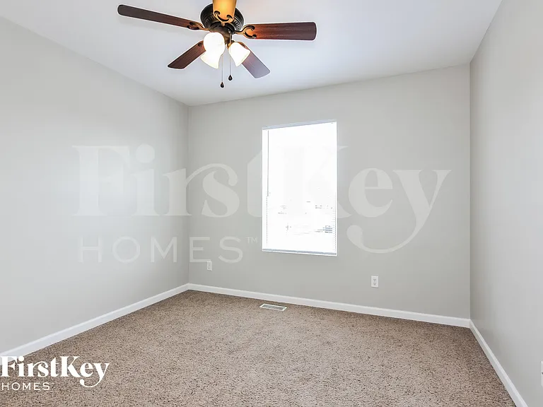 124 Intrepid Ave — Photo 10