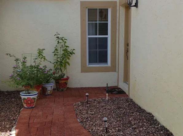 1093 Via Jardin, Riviera Beach, FL 33418