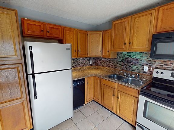 5th image of 808 Timberline Dr