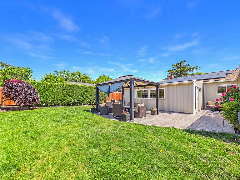 7425 Brighton Dr — Photo 40
