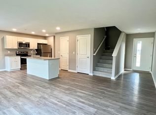 17046 Hawthorne Ave, Omaha, NE 68118