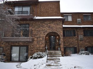 1013 Woodland Heights Ct SE APT 4, Cedar Rapids, IA 52403