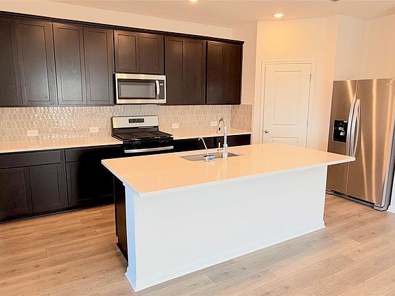 2nd image of 120 Woodbrook Dr