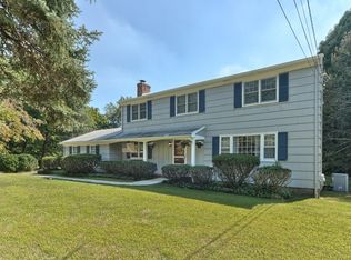 4 Jeffrey Ln, Bridgewater, NJ 08807