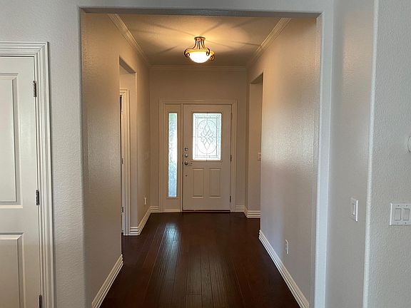 3rd image of 7466 Saint Petersburg Dr